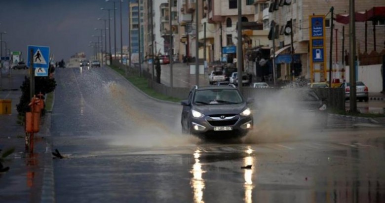 
المجلس الاعلى للمرور 
 يهيب بالسادة السائقين إلي توخي الحيطة والحذر أثناء القيادة
